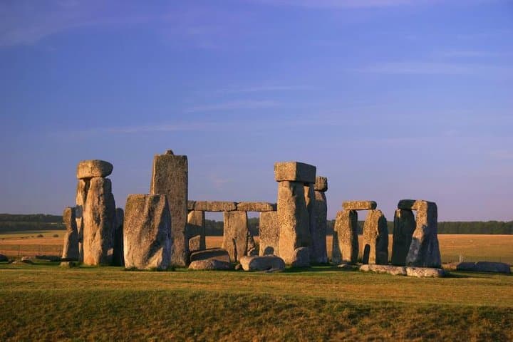 Stonehenge and Oxford Day Tour from London Including Admission