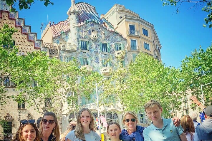 Ramblas, Old Town, Gothic and Gaudi Architecture Walking Tour