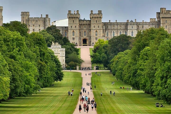 Windsor Castle Half Day Trip from London by Luxury Coach