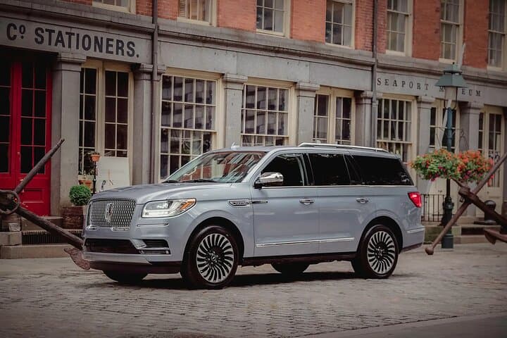 Luxury Private VIP Tour by SUV: Best of NYC. Select 3 or 5 hours