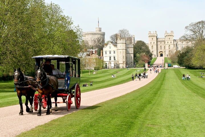Stonehenge, Windsor Castle and Bath Full Day Guided Tour