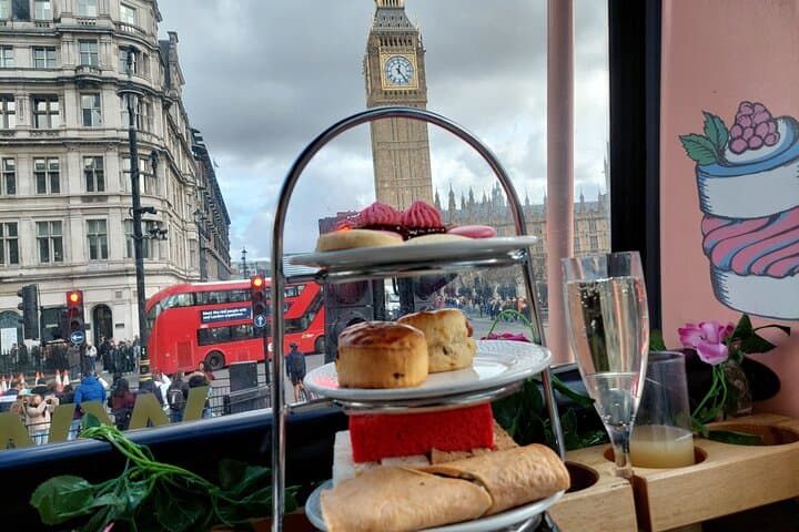 London Afternoon Tea Bus with Panoramic Tour
