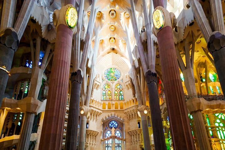 Sagrada Familia VIP Tour Skip the Line with Small Group