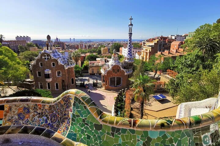 Gaudis Sunset Sagrada Familia and Parc Güell Guided English Tour