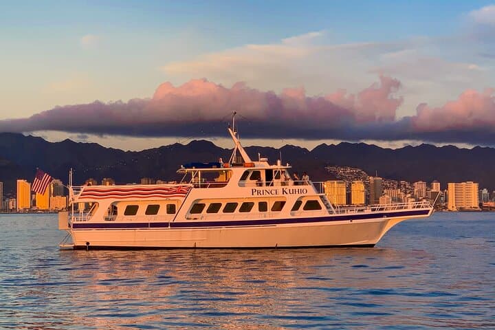 Sunset Dinner Cruise in Honolulu, Hawaii