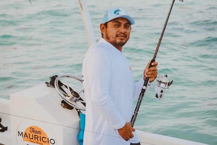 Deep Sea Fishing Experience in Puerto Morelos